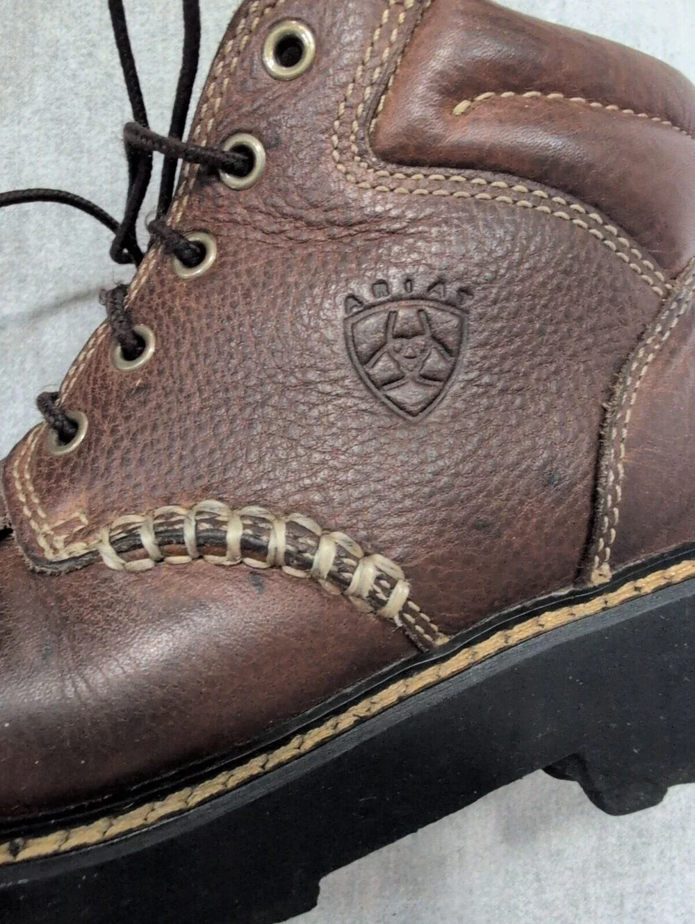 Ariat brown leather lace up ankle boots size 6 B